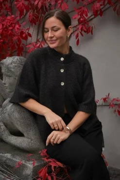 Neo Noir Cardigans<Benuta Fluffy Knit Cardigan 165816