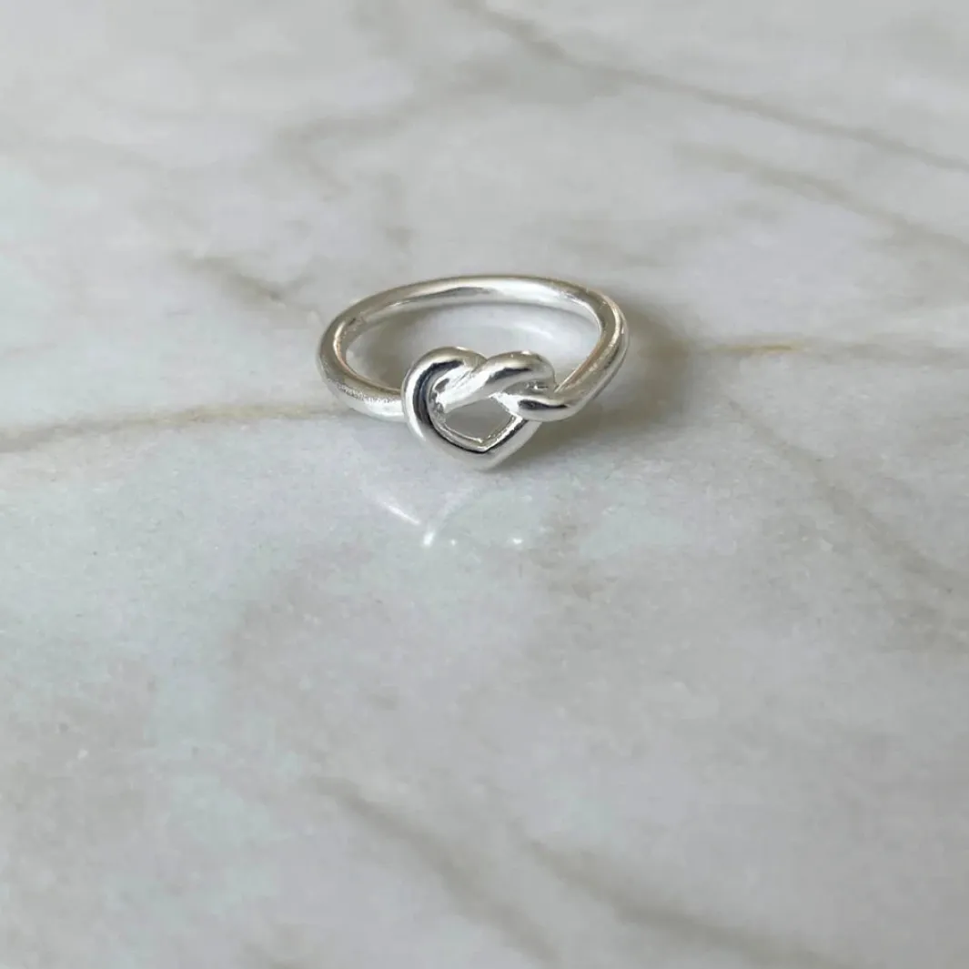 Jane Kønig Ringe<Big Tied Heart BTHR-AW25-S