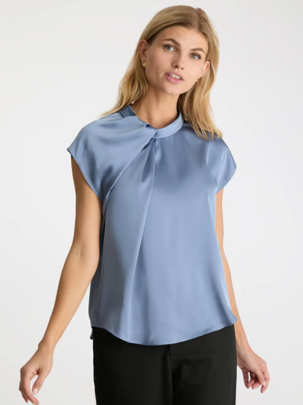 Neo Noir T-Shirts & Toppe<Fleur Drapy Satin Blouse
