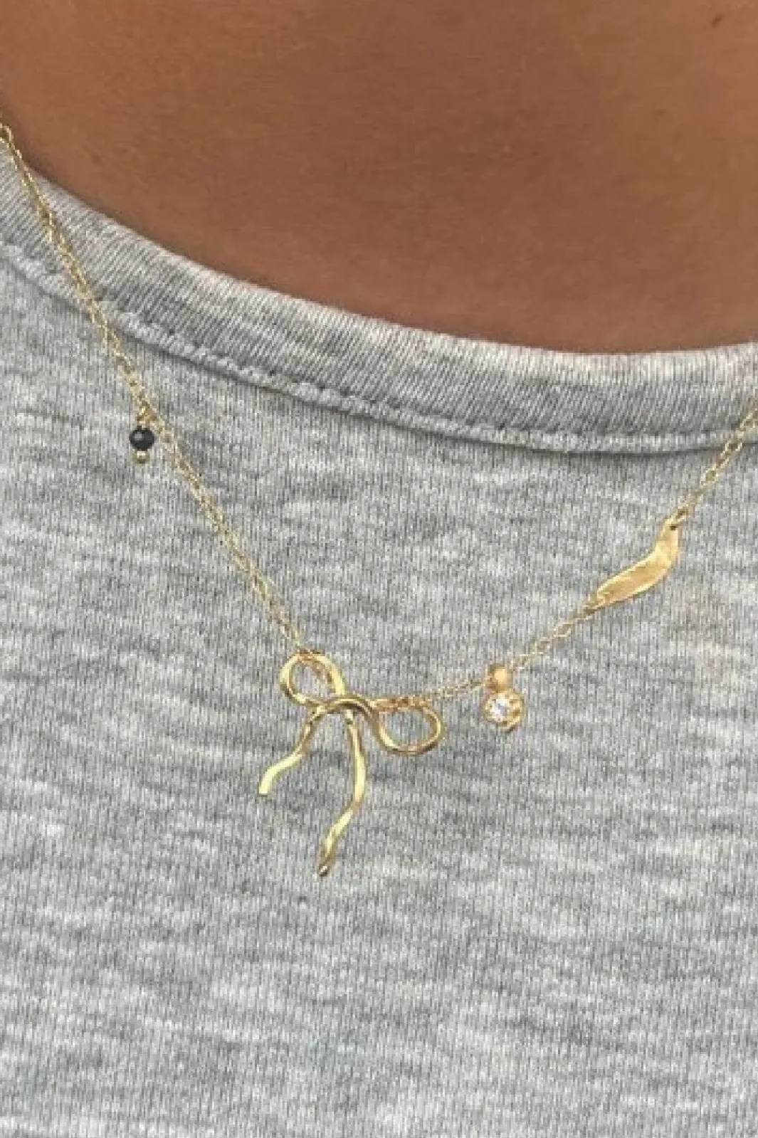 Hot Flow Bow Pendant Halskæder
