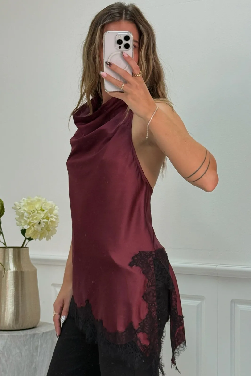 Best Halterneck Lace T-Shirts & Toppe