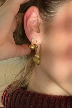 Hook With Goldenenen Refection Moon Earring Right Øreringe