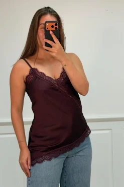 A-bee T-Shirts & Toppe<Ivanka top