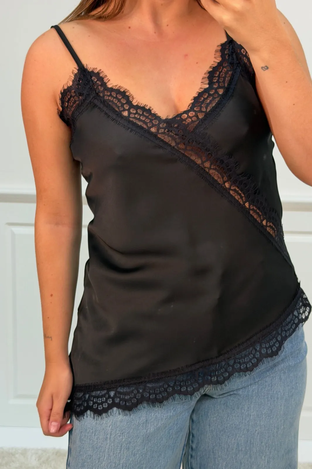 A-bee T-Shirts & Toppe<Ivanka Top
