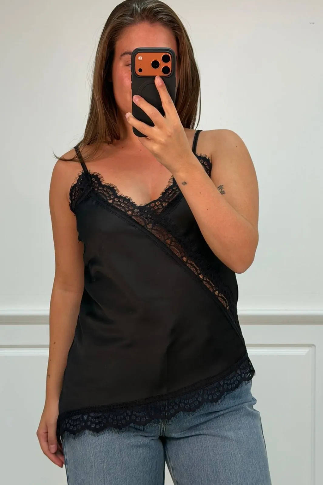 A-bee T-Shirts & Toppe<Ivanka Top