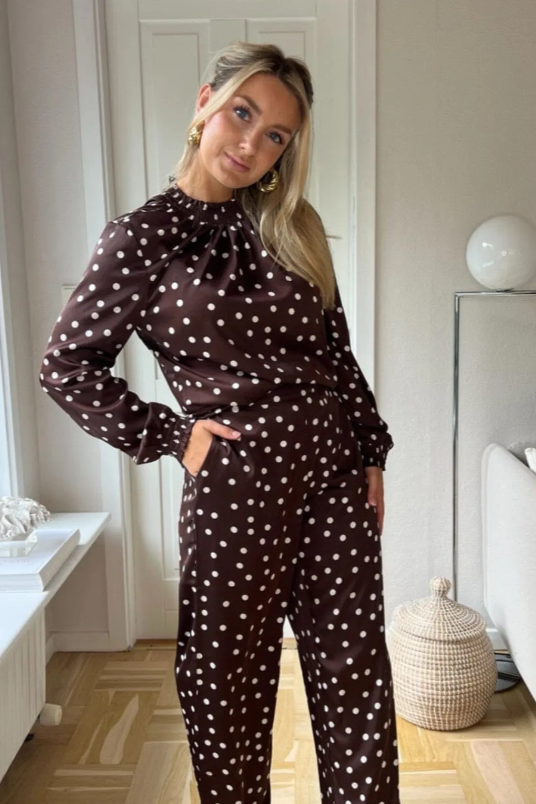 Discount Nmbambi L/S Satin Highneck Top Bluser & Skjorter