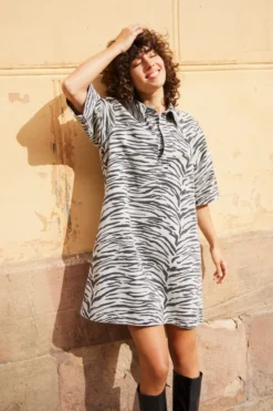 Best Onlgry Ss Zebra Dress Sik Kjoler
