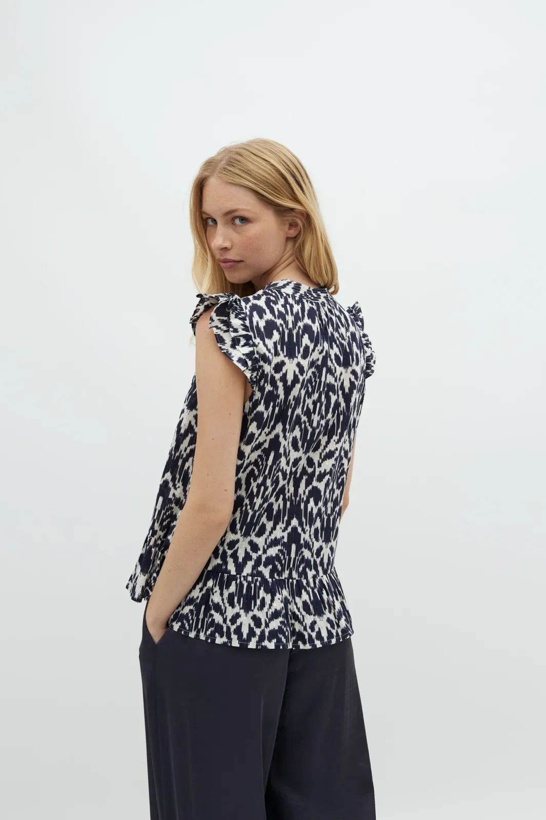 Sale Sinnah-M Bluser & Skjorter