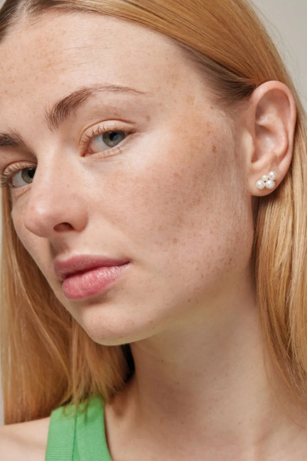 Hot Studs, Mae Øreringe