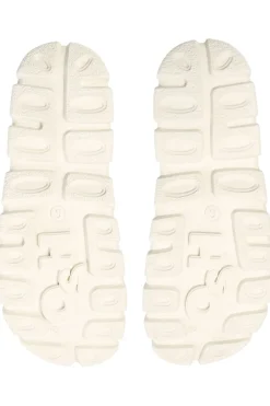New Trek Closed Sandal Sandaler
