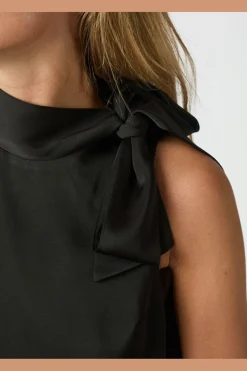 Neo Noir T-Shirts & Toppe<Veda Drapy Satin Top 166605